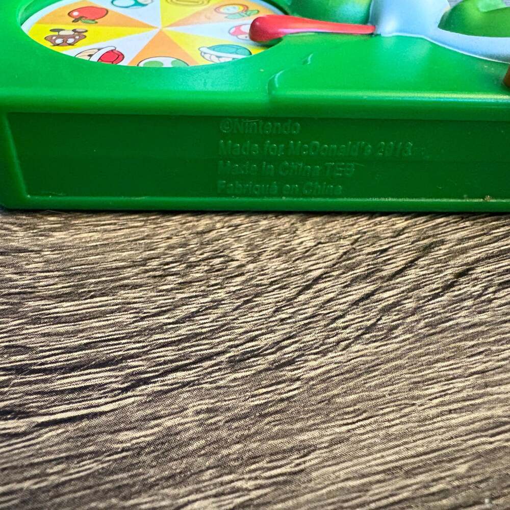 Nintendo Super Mario Bros Yoshi Spinner Game 2018 McDonald's Happy Meal Toy - Picture 4 of 4